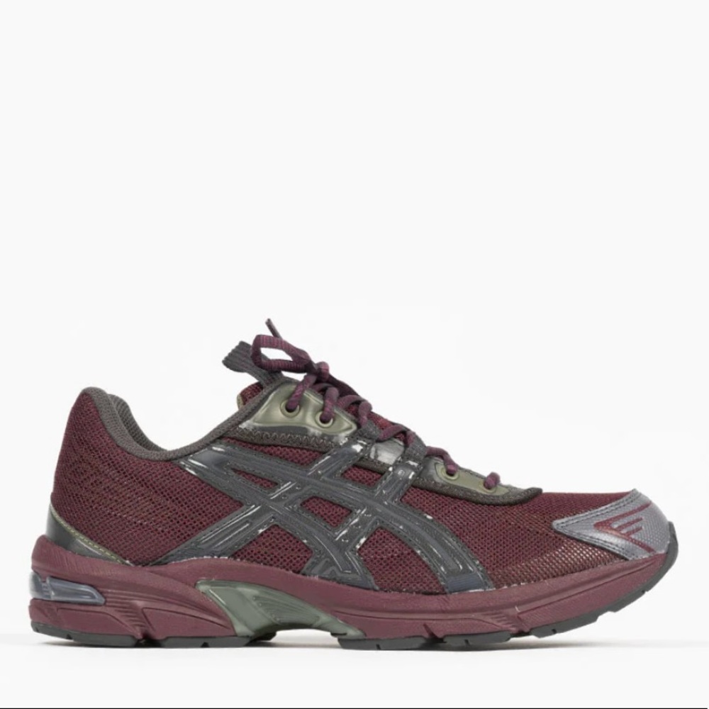 ASICS deep mars running sneakers